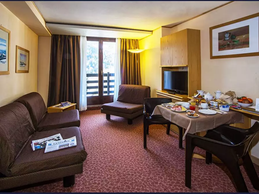 Immagine 10 di Appartamento in vendita  in Via Regionale 35 a Courmayeur