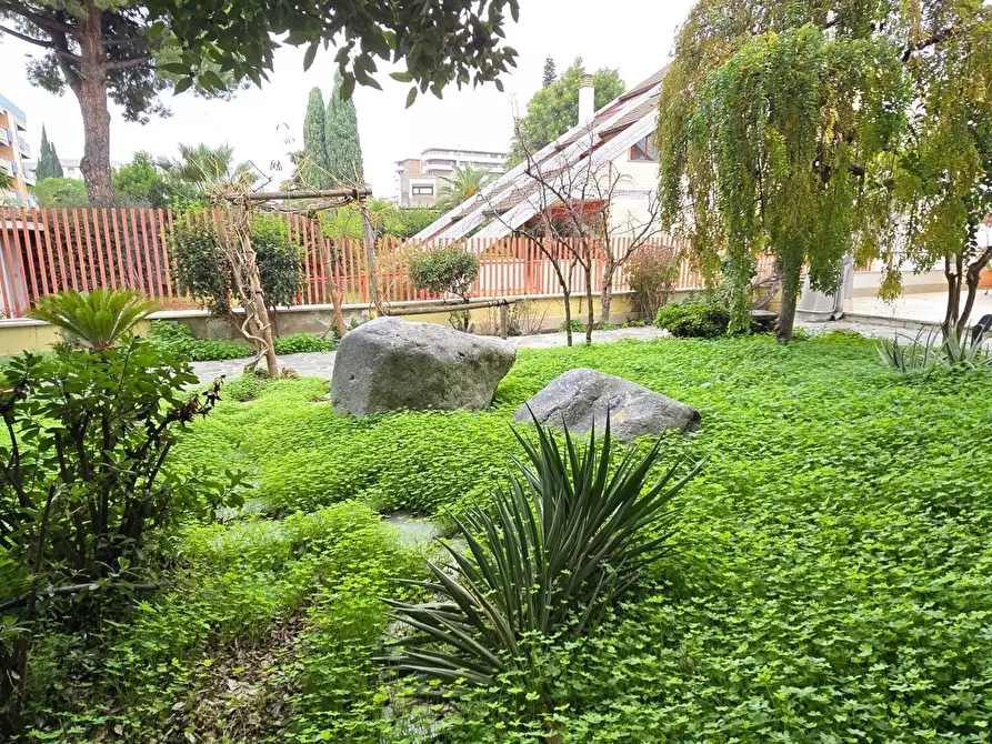 Immagine 3 di Villa in vendita  in Strada Carducci 3/b a Bari