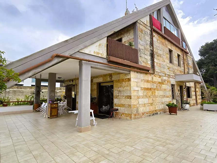 Immagine 5 di Villa in vendita  in Strada Carducci 3/b a Bari