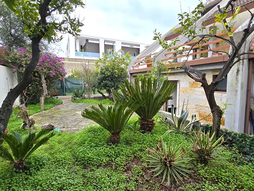Immagine 8 di Villa in vendita  in Strada Carducci 3/b a Bari