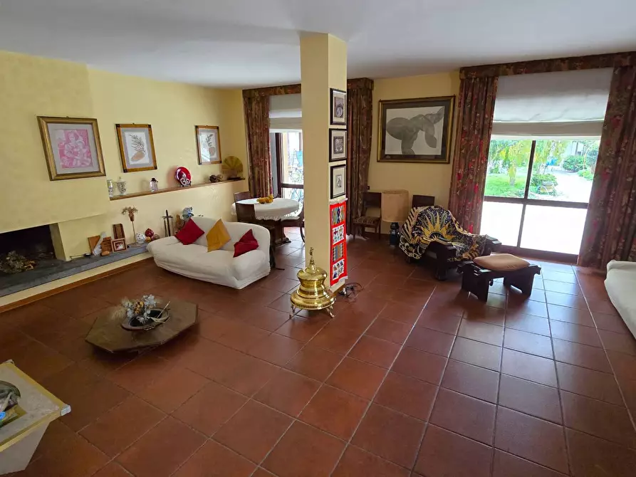 Immagine 12 di Villa in vendita  in Strada Carducci 3/b a Bari