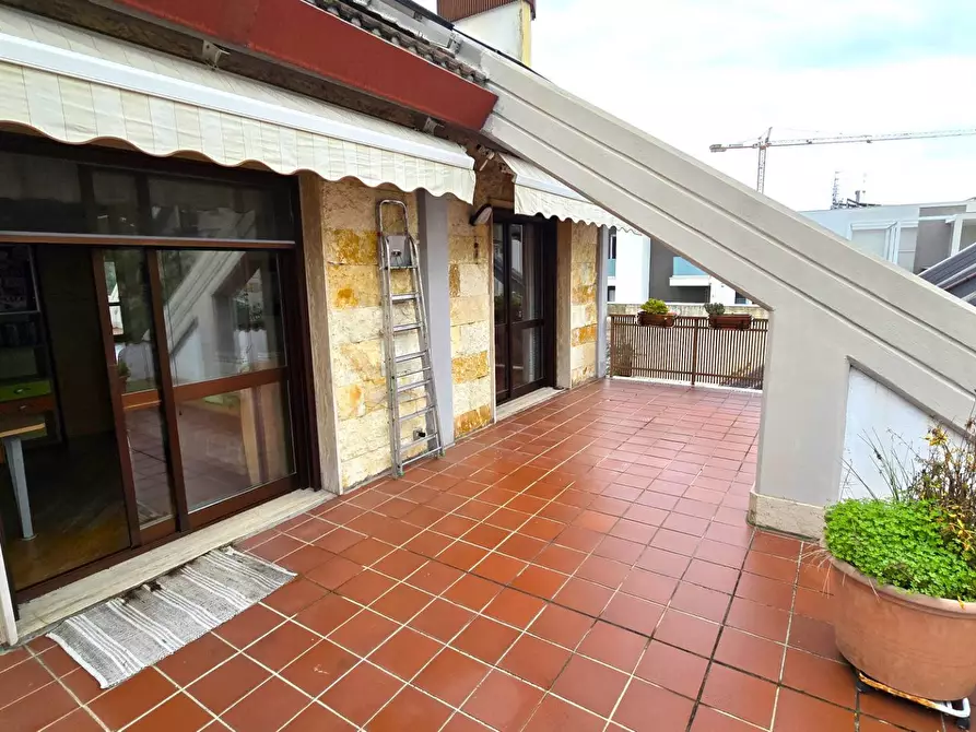 Immagine 27 di Villa in vendita  in Strada Carducci 3/b a Bari