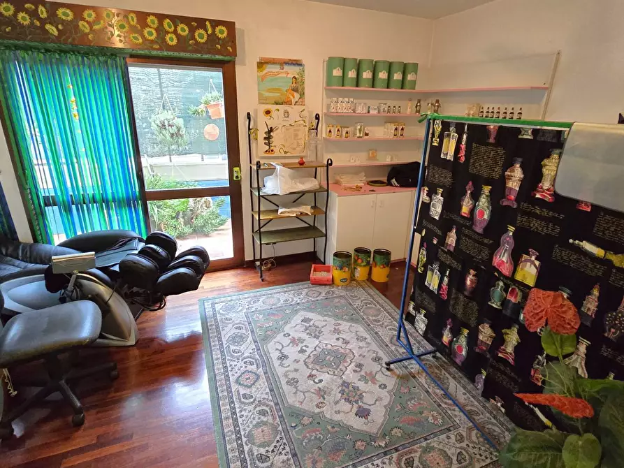 Immagine 32 di Villa in vendita  in Strada Carducci 3/b a Bari