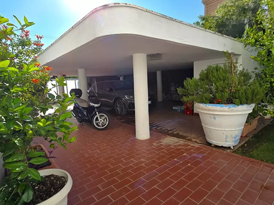 Immagine 4 di Villa in vendita  in VIA TOMMASO SICILIANI 6 a Bari