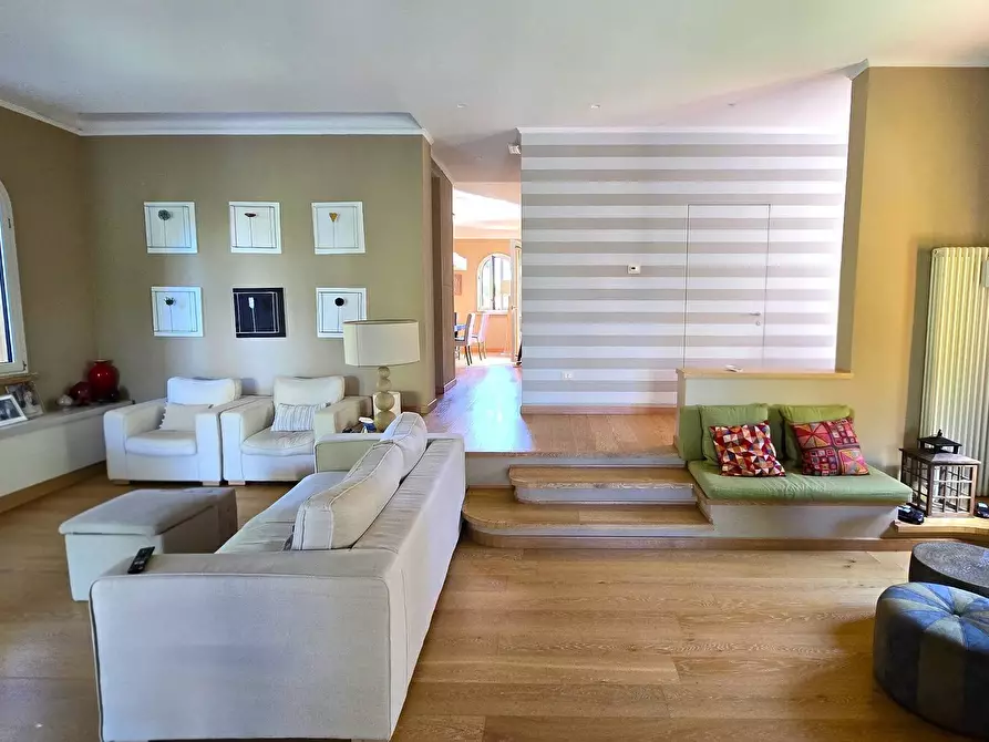 Immagine 10 di Villa in vendita  in VIA TOMMASO SICILIANI 6 a Bari