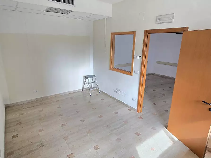 Immagine 4 di Ufficio in affitto  in Via Rodolfo Redi 3 a Bari