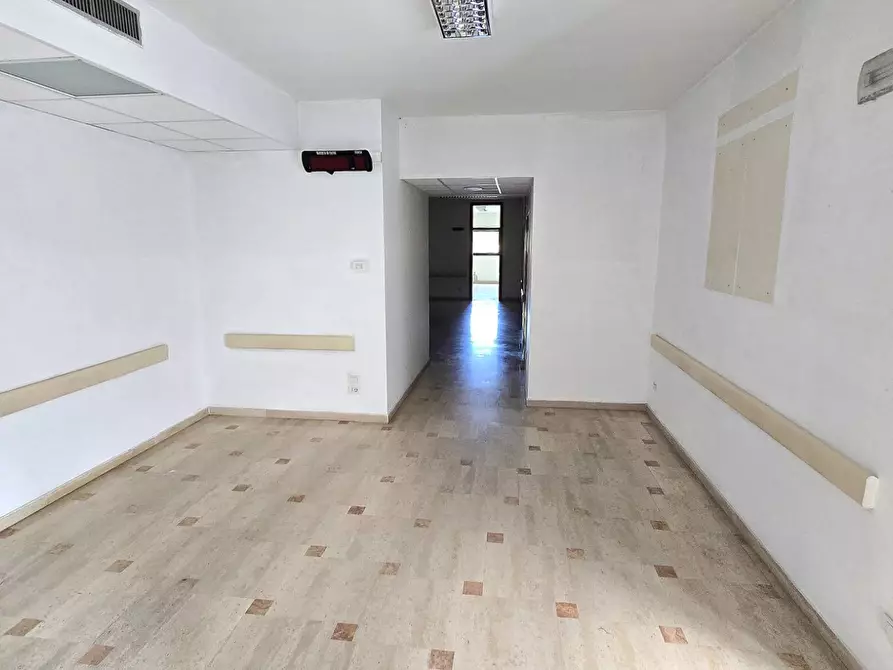 Immagine 5 di Ufficio in affitto  in Via Rodolfo Redi 3 a Bari