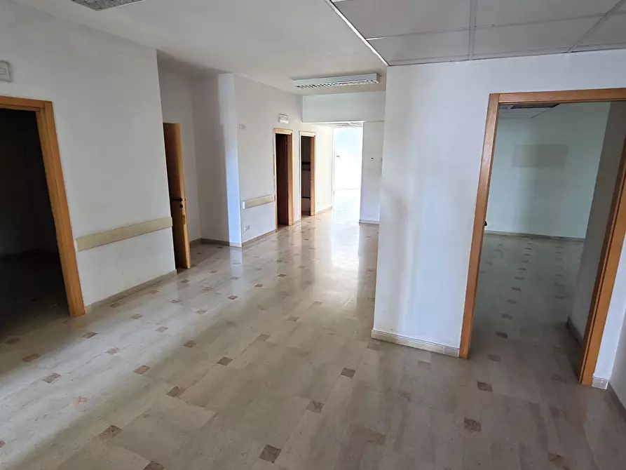 Immagine 7 di Ufficio in affitto  in Via Rodolfo Redi 3 a Bari