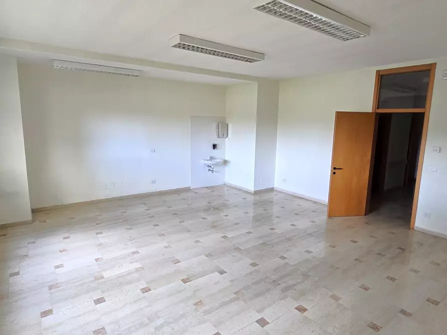 Immagine 9 di Ufficio in affitto  in Via Rodolfo Redi 3 a Bari