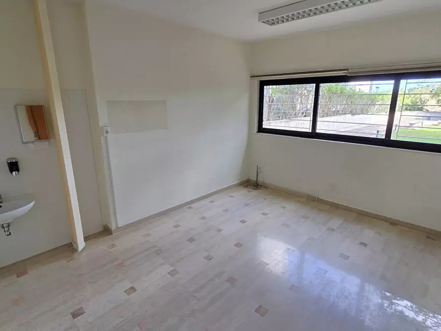 Immagine 12 di Ufficio in affitto  in Via Rodolfo Redi 3 a Bari