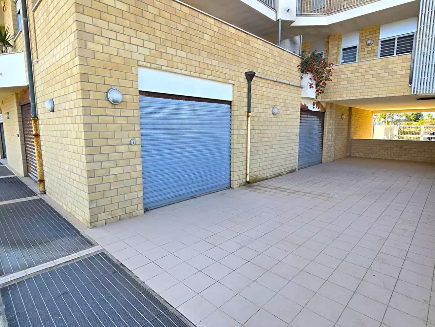 Immagine 3 di Locale commerciale in affitto  in VIA LORENZO VITALE 13 a Bari