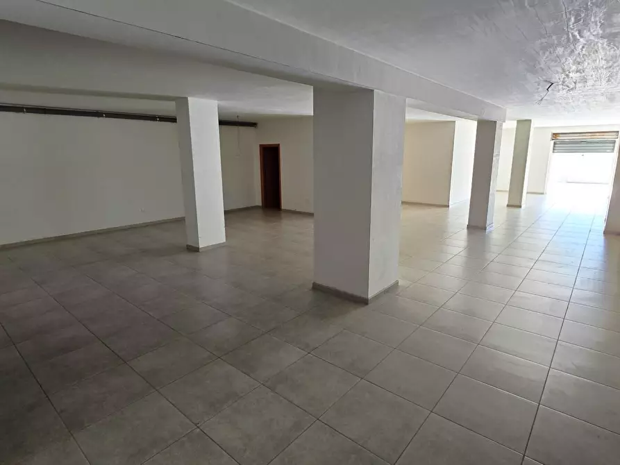 Immagine 6 di Locale commerciale in affitto  in VIA LORENZO VITALE 13 a Bari