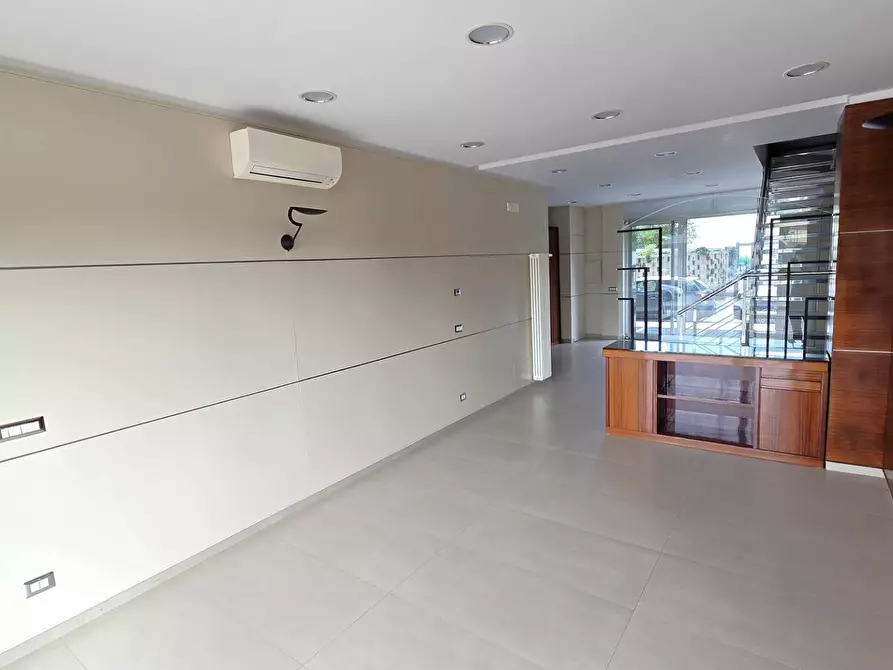 Immagine 3 di Ufficio in affitto  in via demetrio marin 43 a Bari