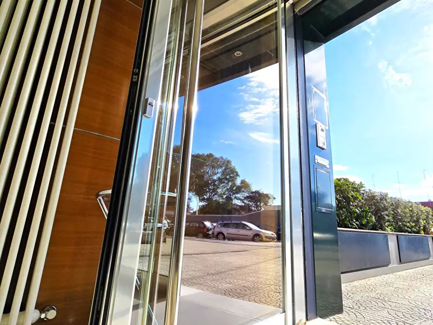 Immagine 13 di Ufficio in affitto  in via demetrio marin 43 a Bari