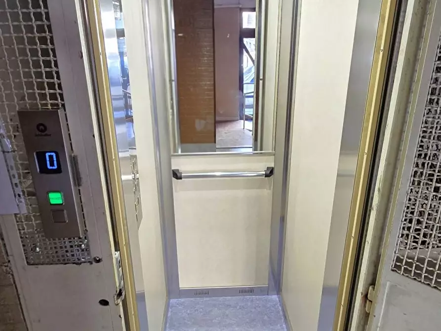 Immagine 3 di Appartamento in vendita  in Via Pasubio 116 a Bari