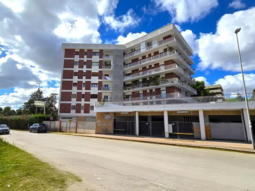 Immagine 1 di Magazzino in vendita  in Via Luzzatti 15 a Bari