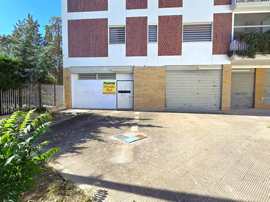 Immagine 2 di Magazzino in vendita  in Via Luzzatti 15 a Bari