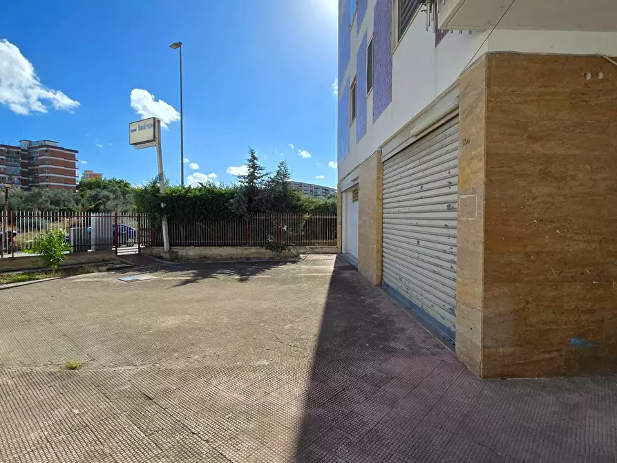 Immagine 3 di Magazzino in vendita  in Via Luzzatti 15 a Bari