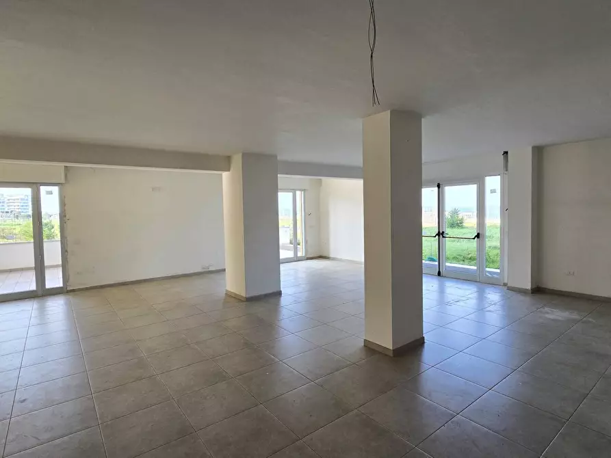 Immagine 4 di Locale commerciale in affitto  in VIA LORENZO VITALE 13 a Bari