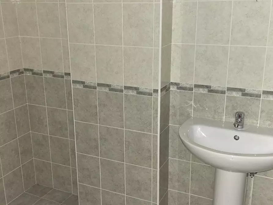 Immagine 12 di Locale commerciale in affitto  in VIA LORENZO VITALE 13 a Bari