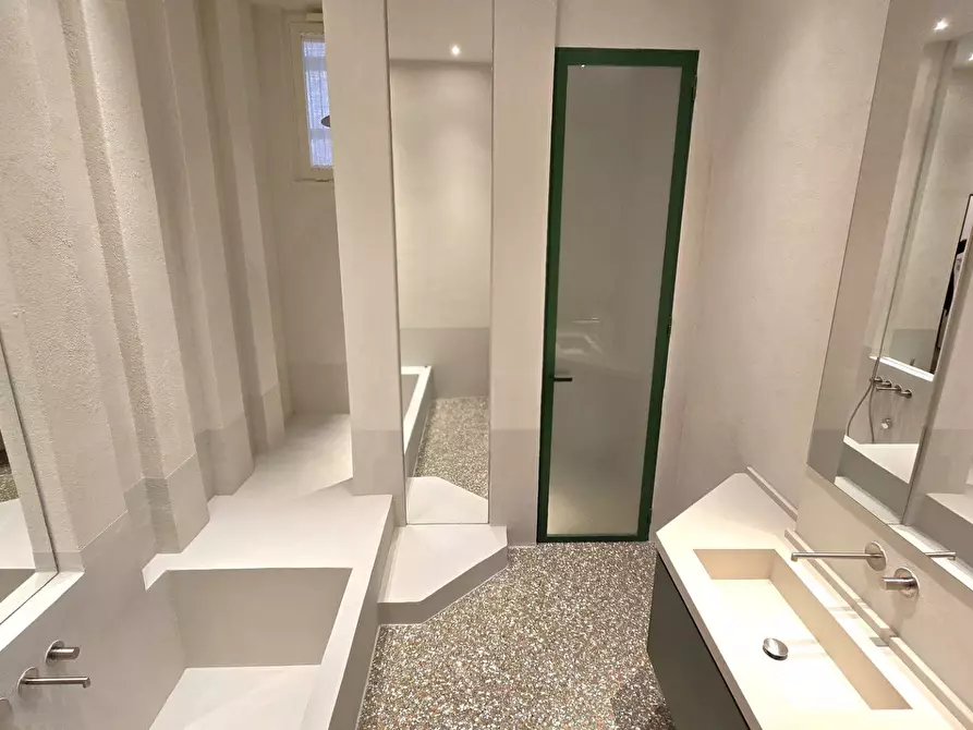 Immagine 11 di Appartamento in vendita  in VIA CATTARO 51 a Bari