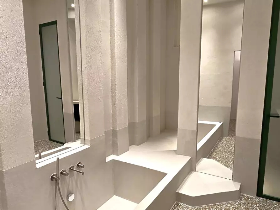 Immagine 12 di Appartamento in vendita  in VIA CATTARO 51 a Bari