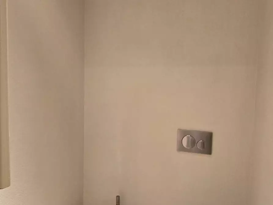 Immagine 16 di Appartamento in vendita  in VIA CATTARO 51 a Bari