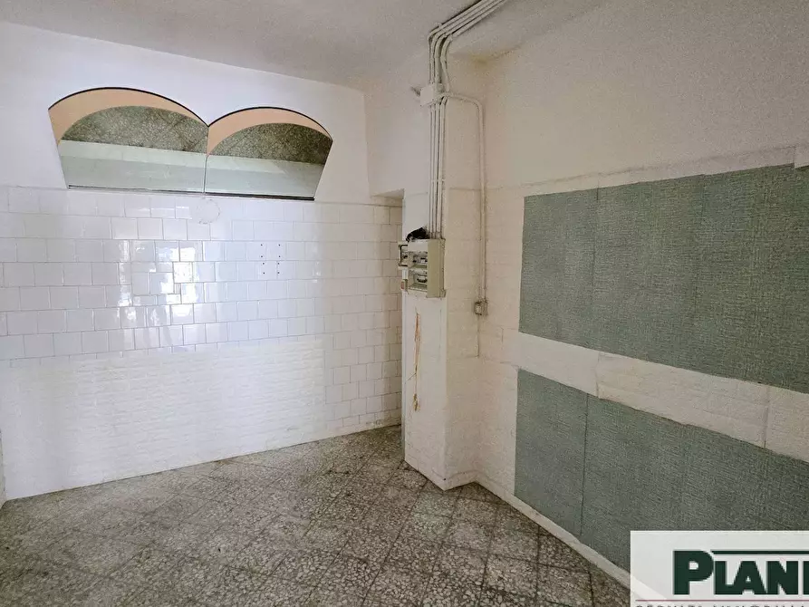 Immagine 7 di Locale commerciale in affitto  in Corso Benedetto Croce 76/a a Bari