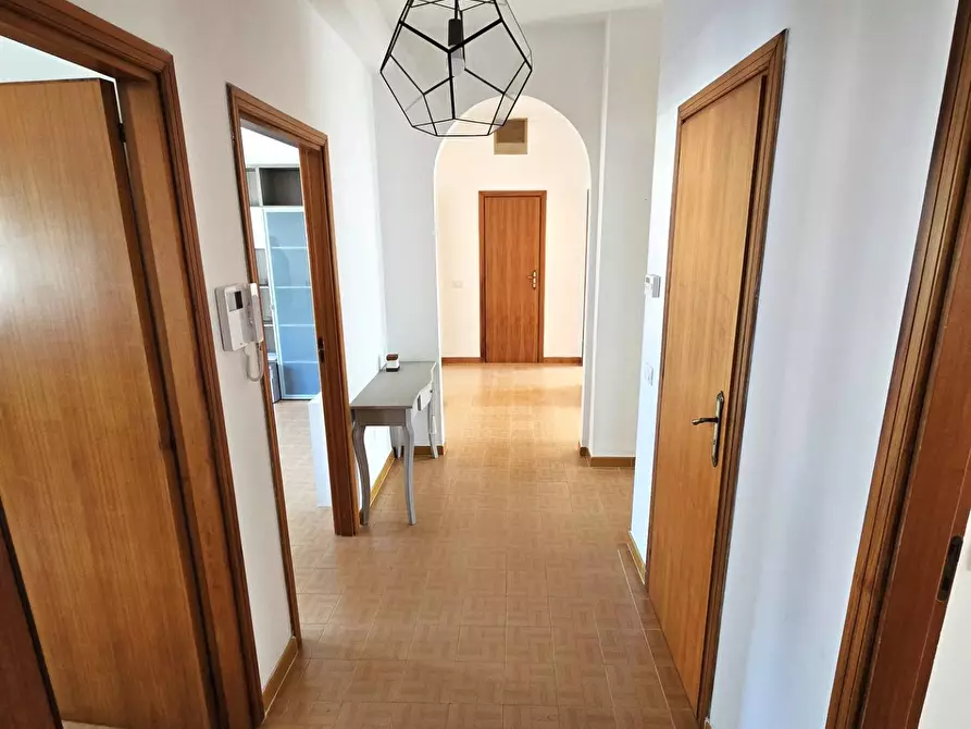 Immagine 2 di Appartamento in affitto  in Via Della Resistenza 48 a Bari