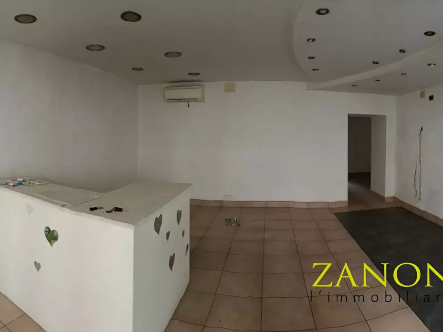 Immagine 7 di Locale commerciale in affitto  in Via Friuli a Cormons