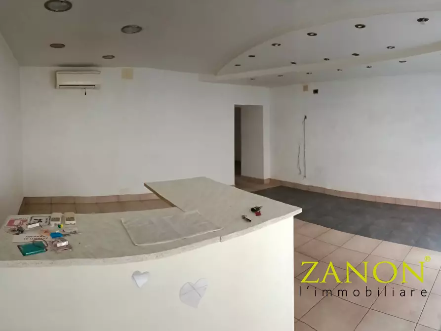 Immagine 4 di Locale commerciale in affitto  in Via Friuli a Cormons