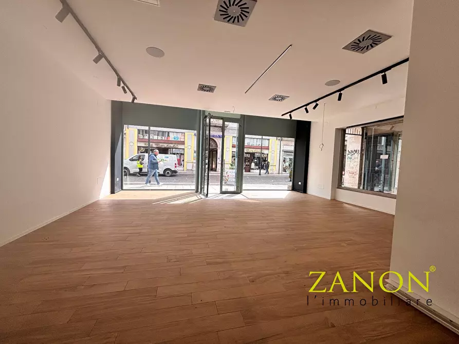 Immagine 16 di Locale commerciale in affitto  in Corso Verdi a Gorizia