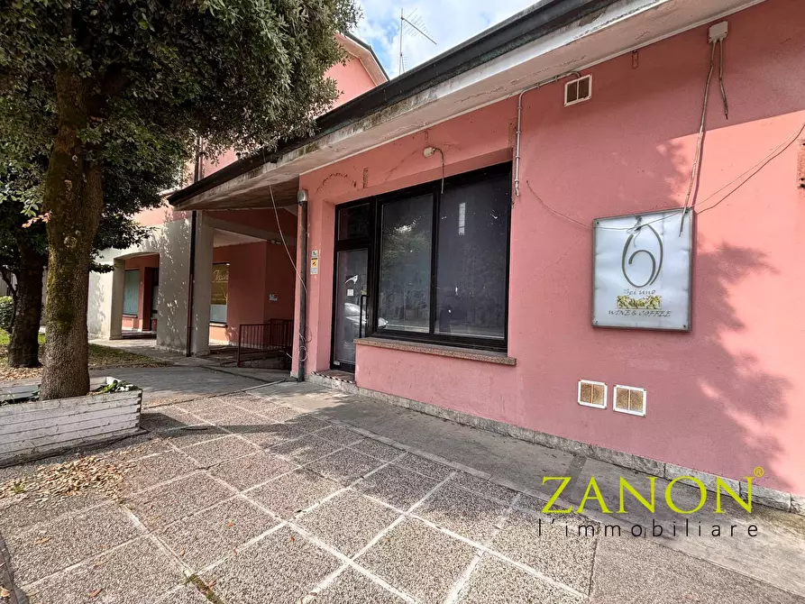 Immagine 1 di Bar / Ristorante in affitto  in Via Latina a Romans D'isonzo