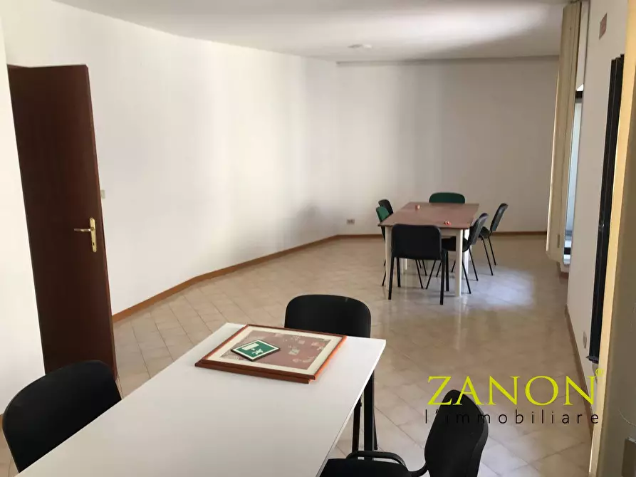 Immagine 6 di Ufficio in affitto  in Via Udine a Cormons