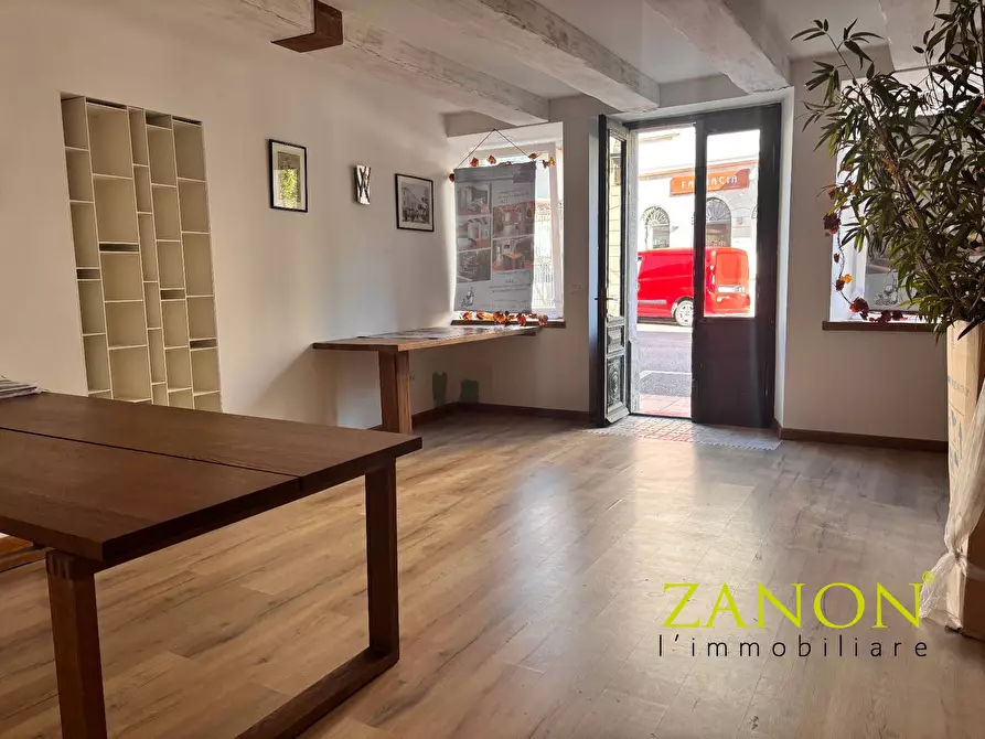 Immagine 1 di Locale commerciale in affitto  in Via Matteotti a Cormons