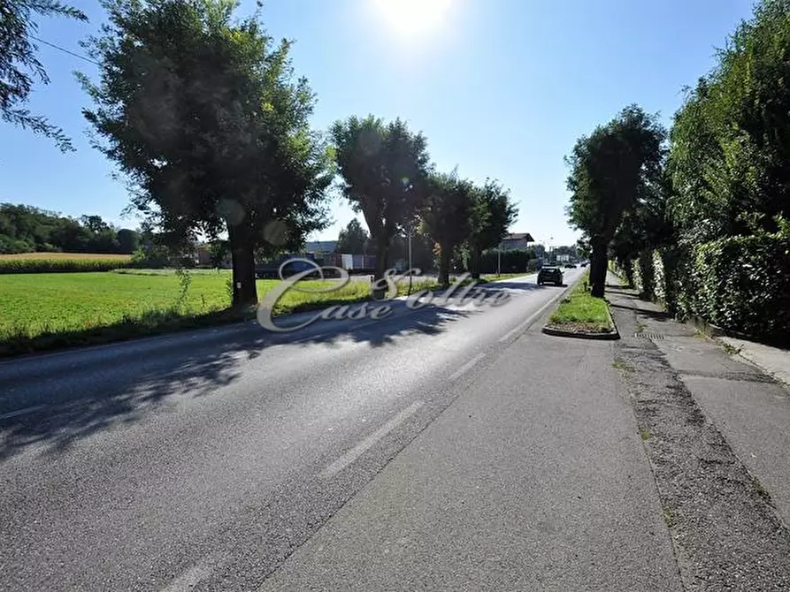 Immagine 8 di Locale commerciale in vendita  in Strada Statale dei Giovi a Fino Mornasco