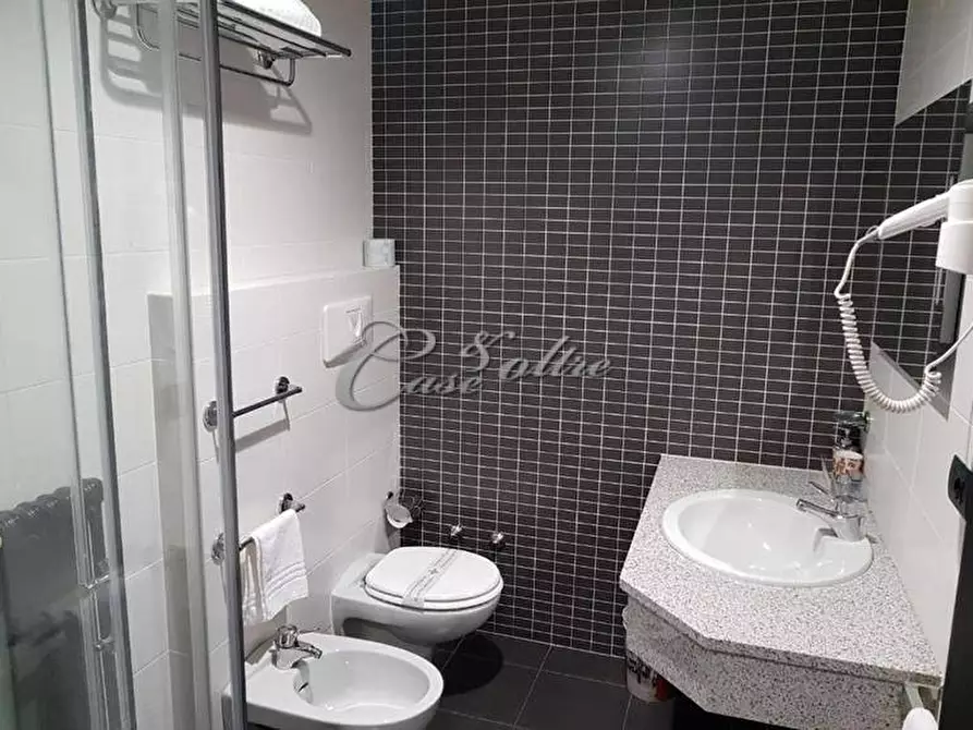 Immagine 22 di Albergo/B&B/Residence in vendita  in Via Maestri Comacini a Cermenate