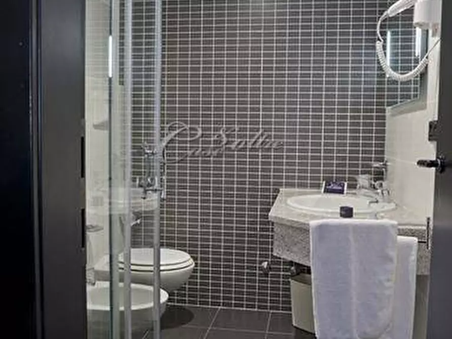 Immagine 23 di Albergo/B&B/Residence in vendita  in Via Maestri Comacini a Cermenate