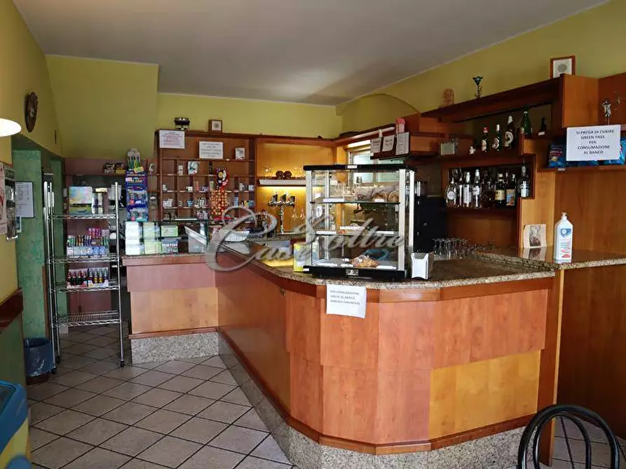 Immagine 2 di Attività commerciale in vendita  in Via Risorgimento a Cermenate