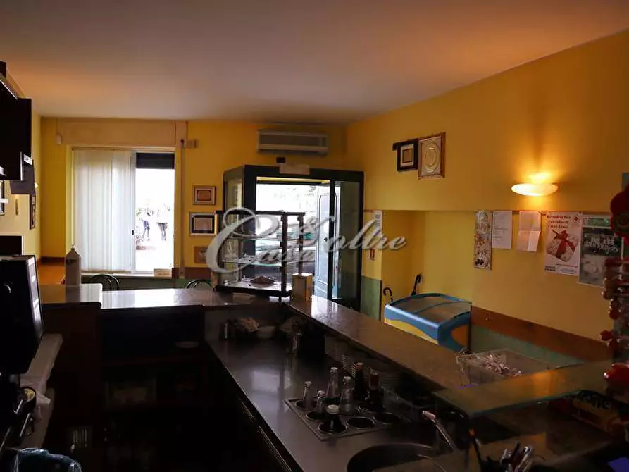 Immagine 4 di Attività commerciale in vendita  in Via Risorgimento a Cermenate