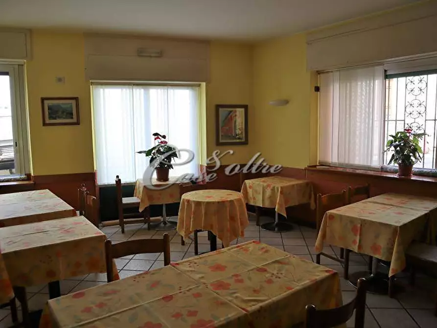 Immagine 6 di Attività commerciale in vendita  in Via Risorgimento a Cermenate