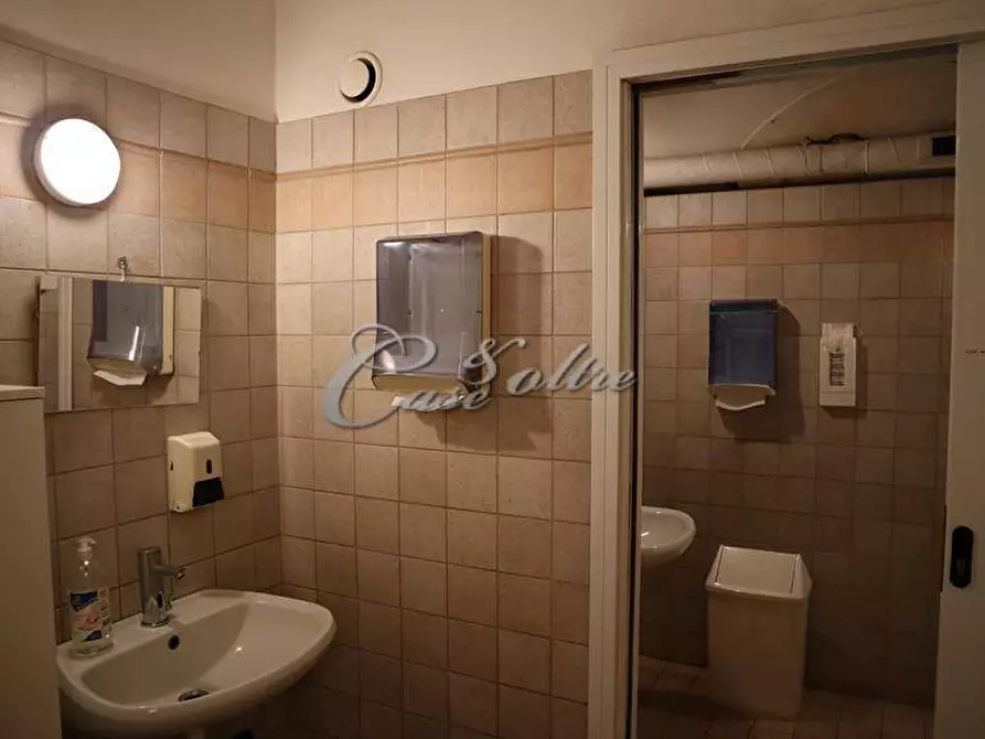 Immagine 9 di Attività commerciale in vendita  in Via Risorgimento a Cermenate