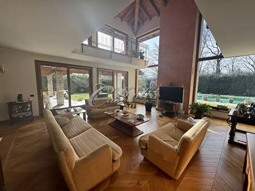 Immagine 2 di Villa in vendita  in Strada Privata del Golf a Olgiate Comasco