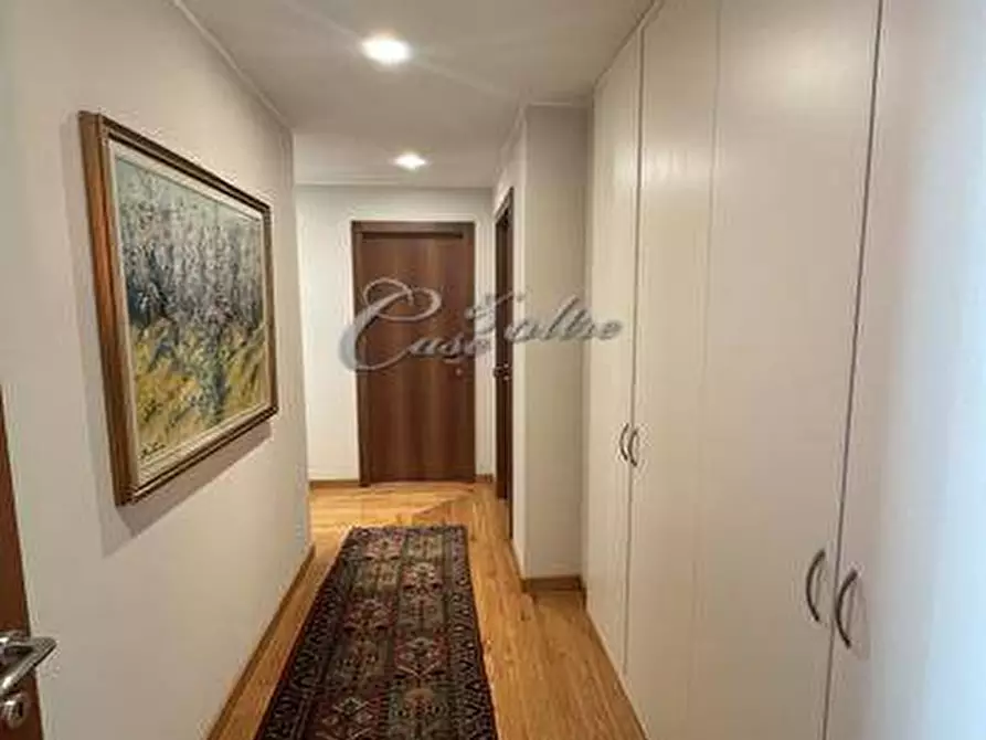 Immagine 17 di Villa in vendita  in Strada Privata del Golf a Olgiate Comasco