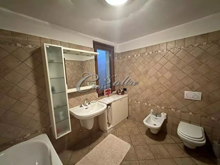 Immagine 30 di Villa in vendita  in Strada Privata del Golf a Olgiate Comasco