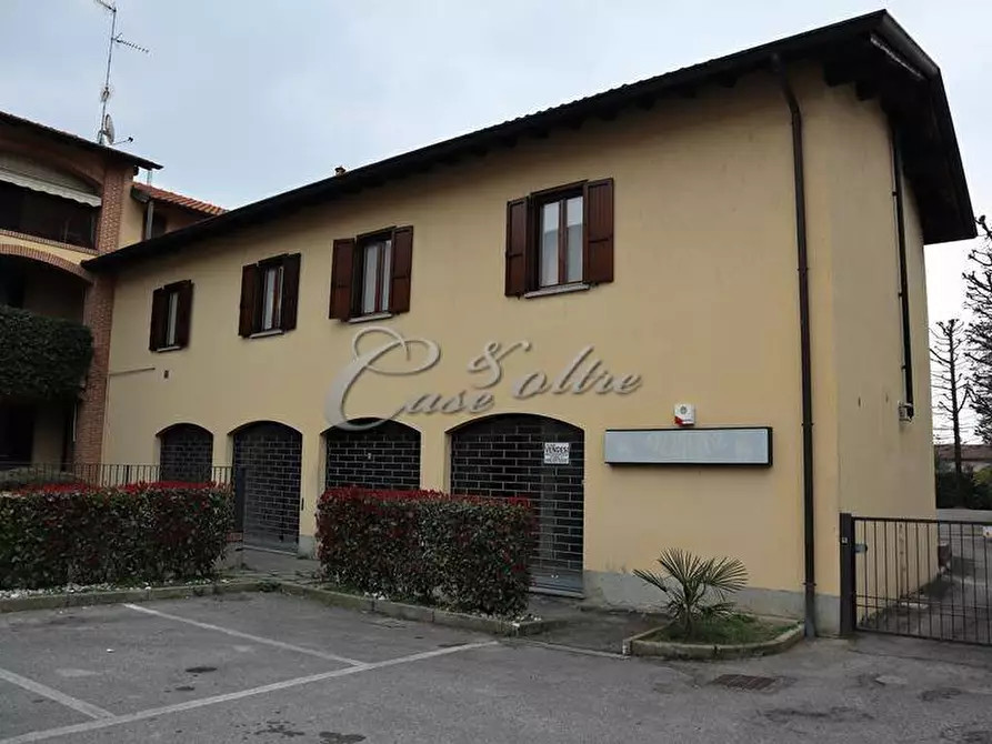 Immagine 1 di Negozio in vendita  in Via Crocifisso a Arosio