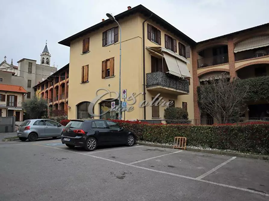 Immagine 13 di Negozio in vendita  in Via Crocifisso a Arosio