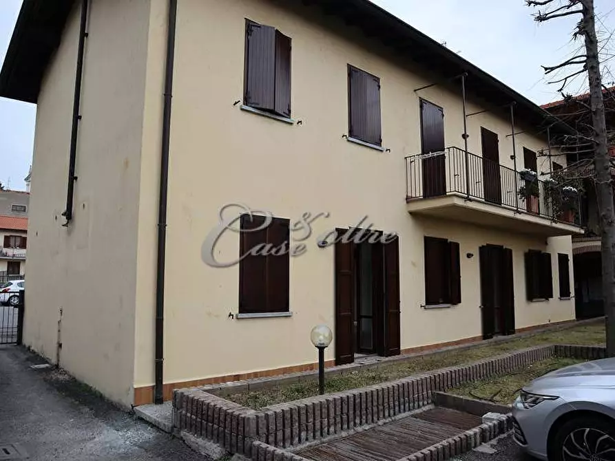 Immagine 14 di Negozio in vendita  in Via Crocifisso a Arosio