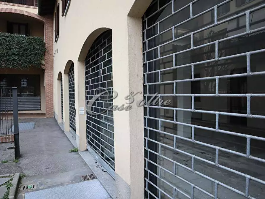 Immagine 4 di Negozio in vendita  in Via Crocifisso a Arosio