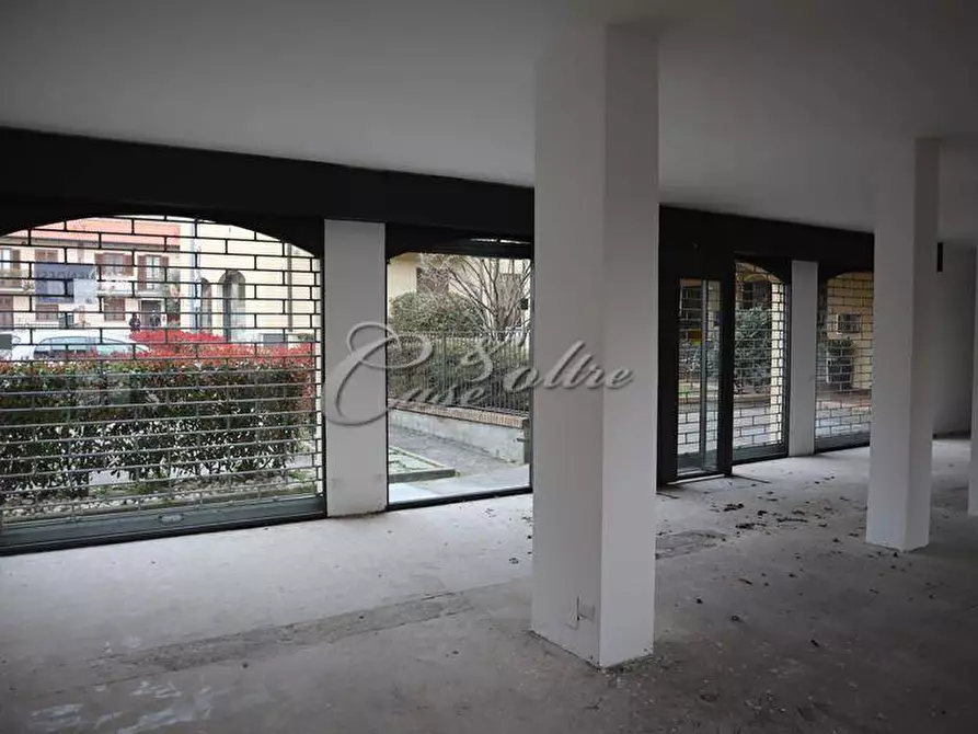 Immagine 6 di Negozio in vendita  in Via Crocifisso a Arosio